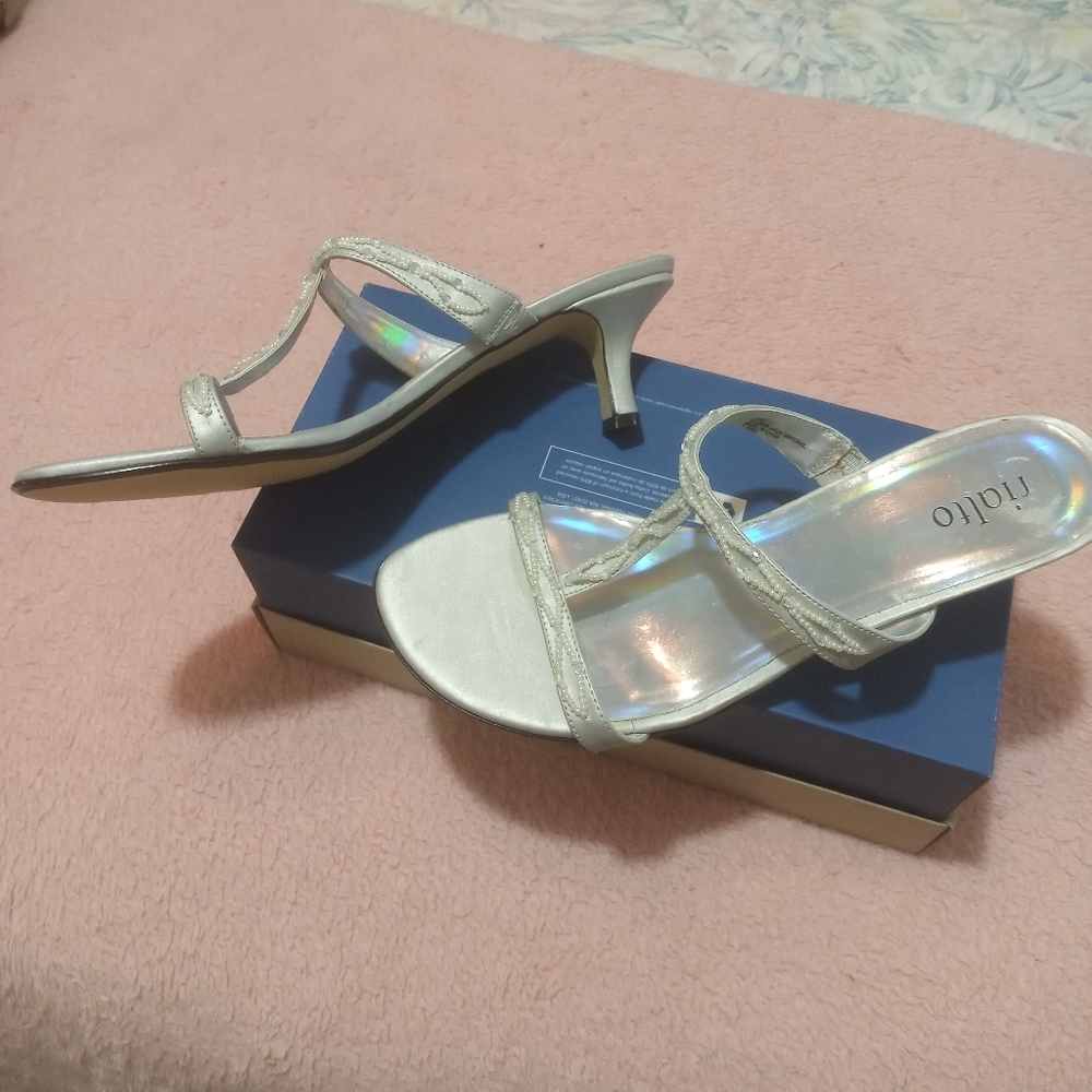 Ladies sandals